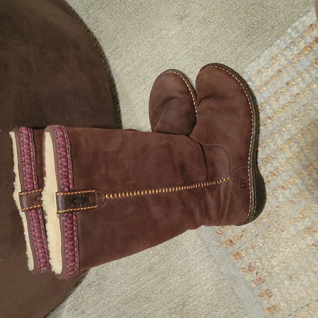 Authentic Ugg Boot Size 8
